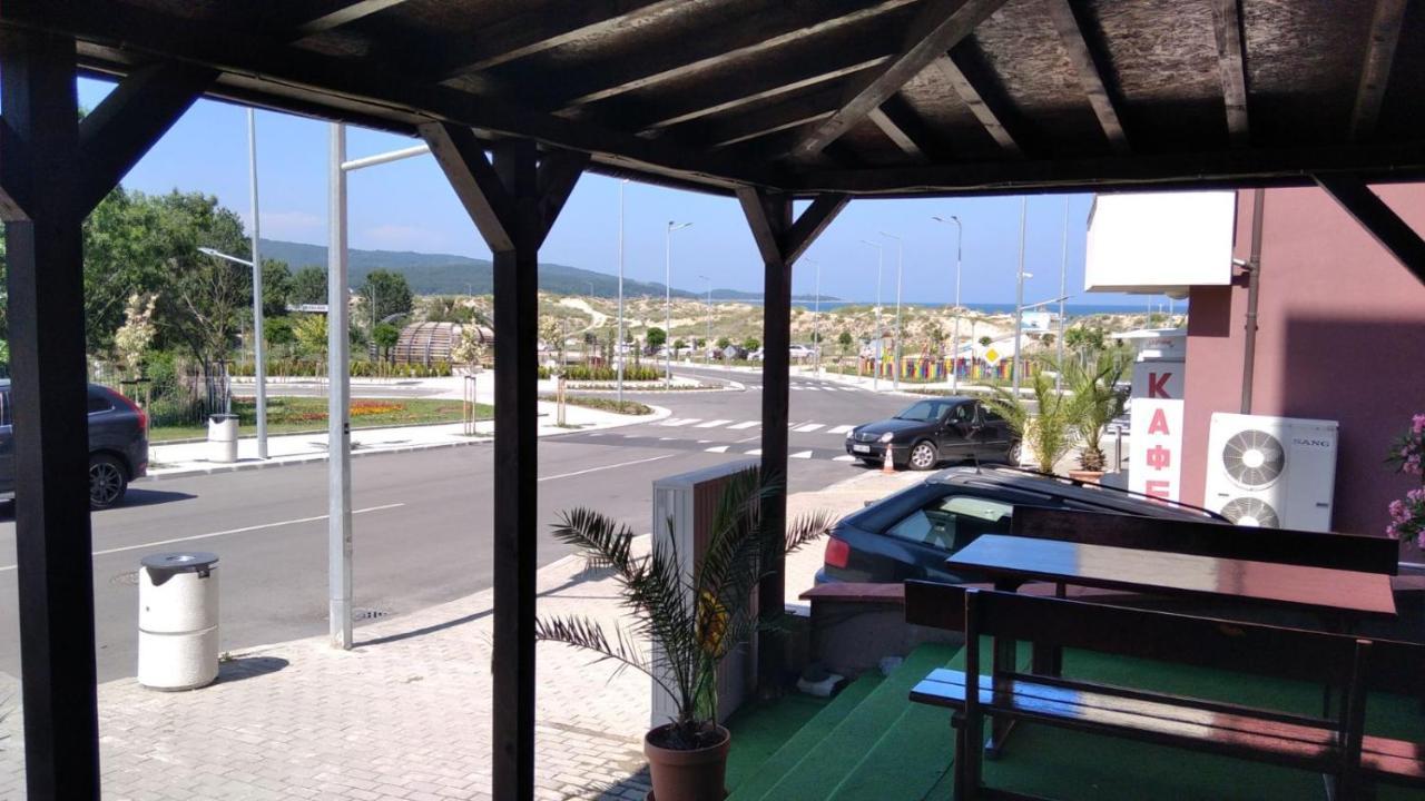 Guest Rooms Venera Primorsko Exterior foto