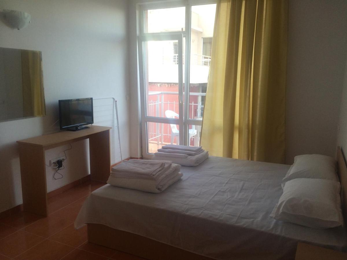 Guest Rooms Venera Primorsko Exterior foto