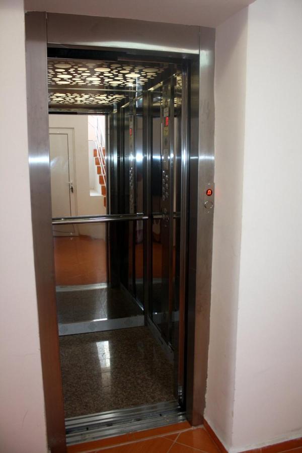 Guest Rooms Venera Primorsko Exterior foto